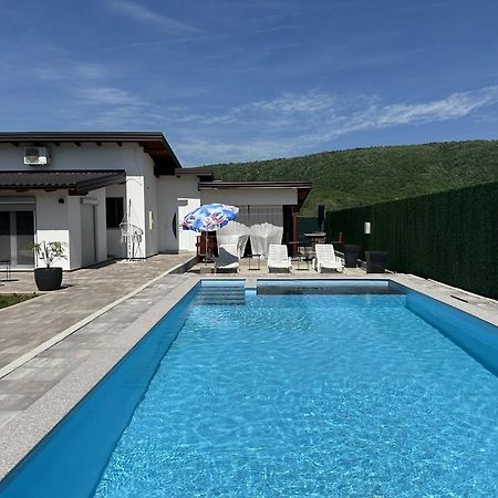 Holiday Home Emma Bihac Exterior photo